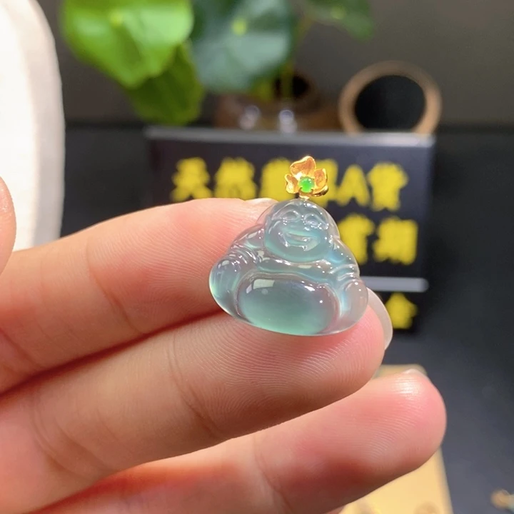 颈饰18K金镶嵌翡翠吊坠