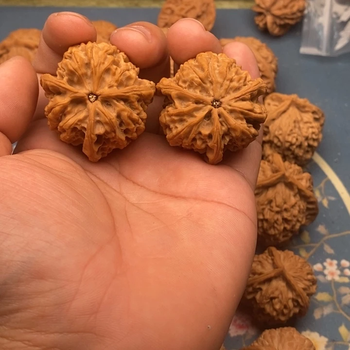 文玩核桃把件大**炭野生