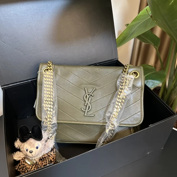 圣罗兰/包包/95新/市场价24900/250727CZ0016