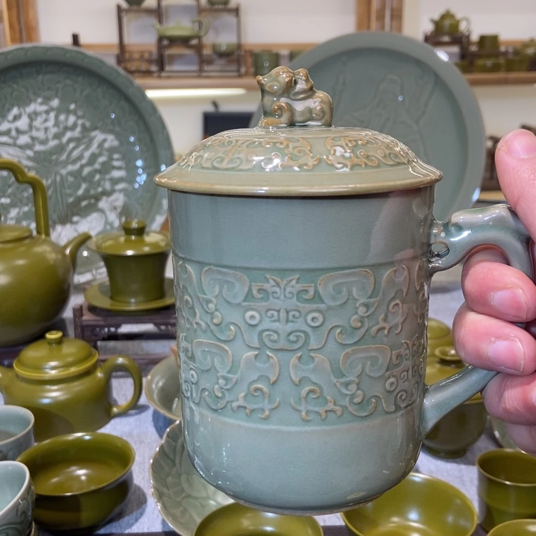 瓷片微微瑕办公杯（口不圆）