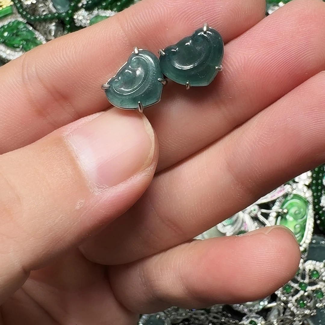 翡翠未镶嵌颈饰天然A货翡翠放漏