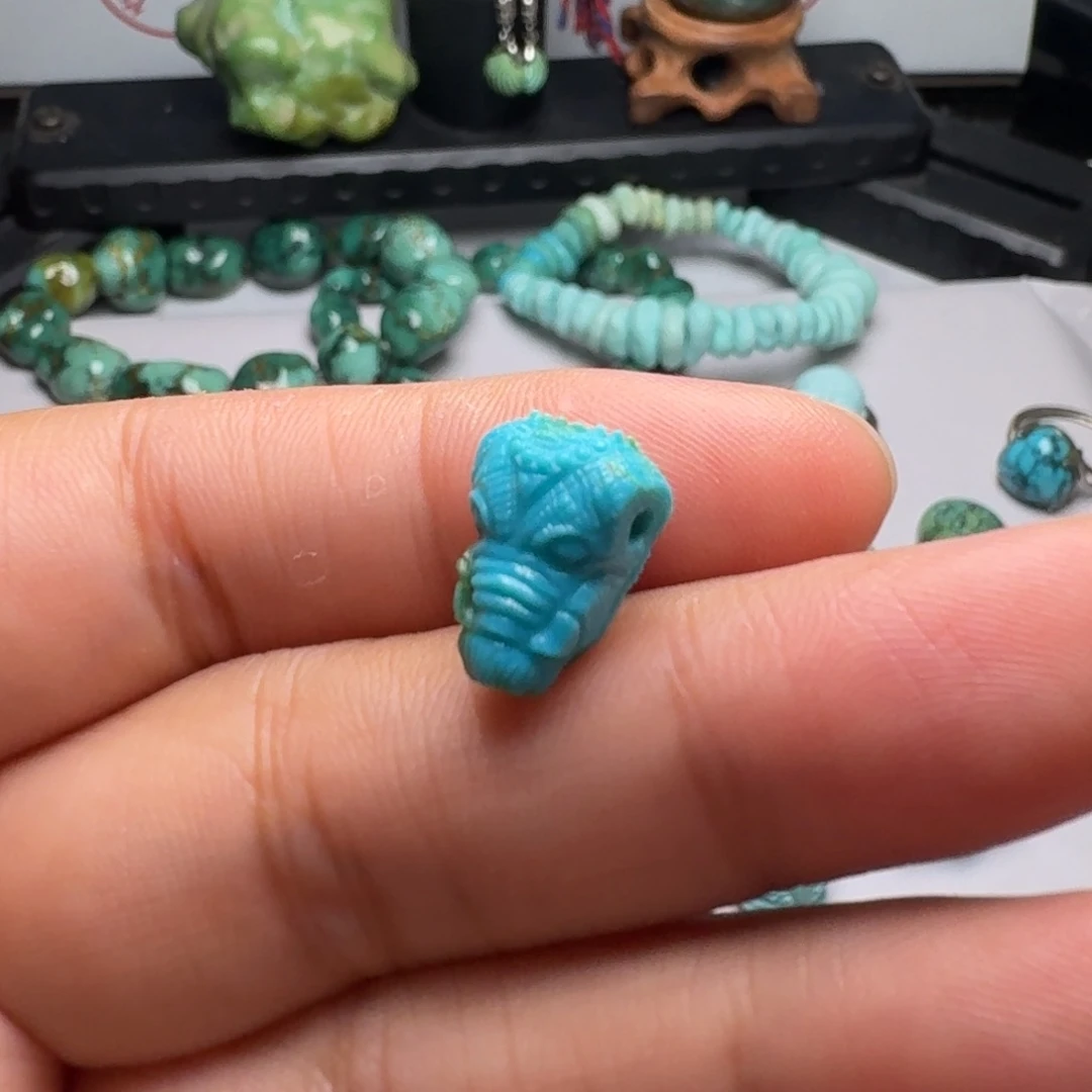 未镶嵌绿松石珠宝奇石