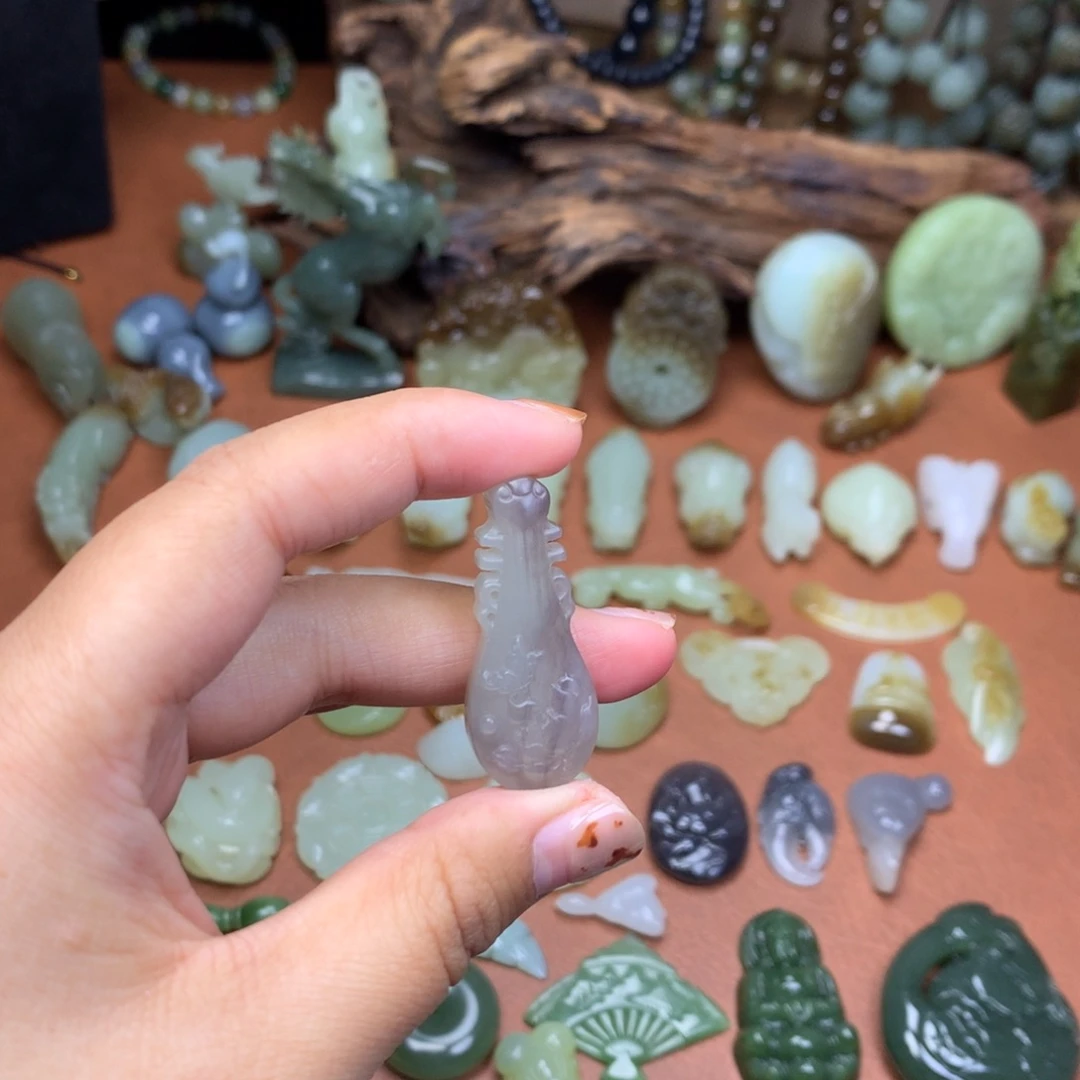 和田玉未镶嵌挂件