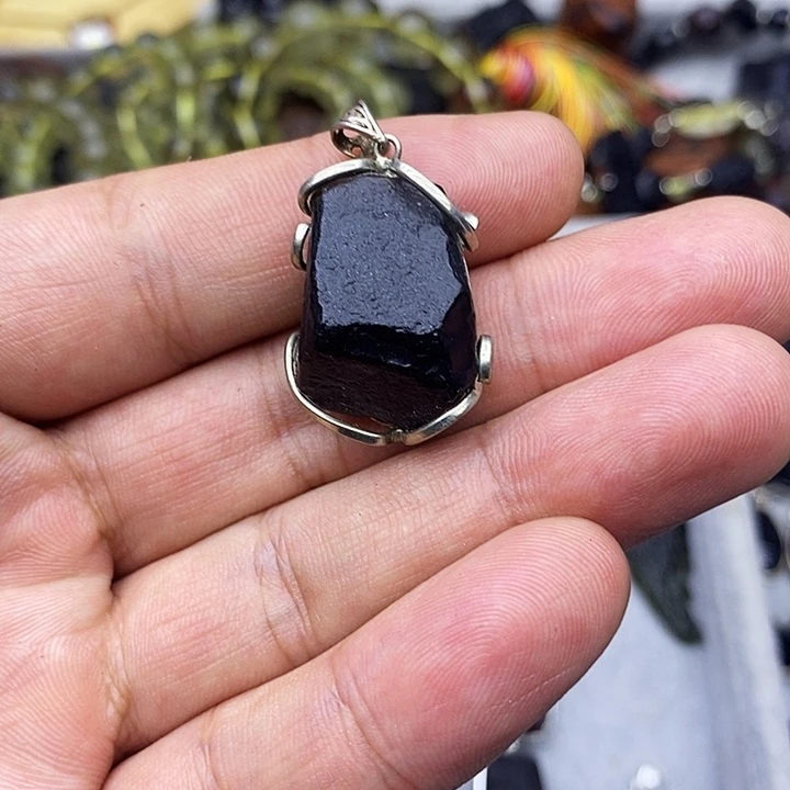 玻璃非金属西藏原石吊坠