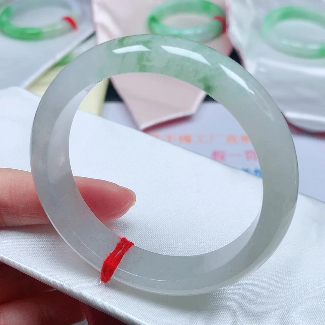 翡翠未镶嵌手镯1951