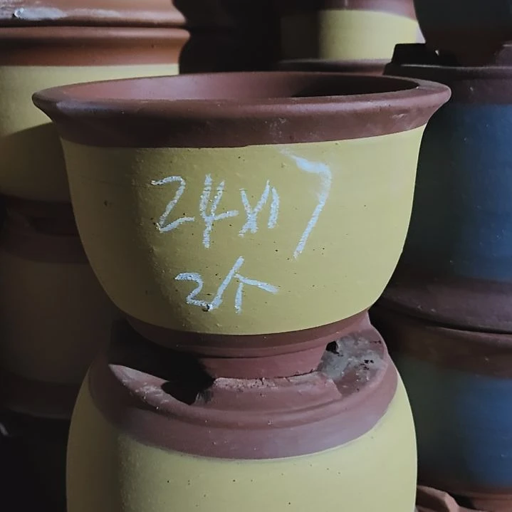 陶口径24高17黄两个