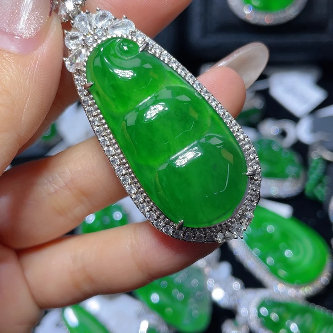 翡翠颈饰银S925镶嵌翡翠