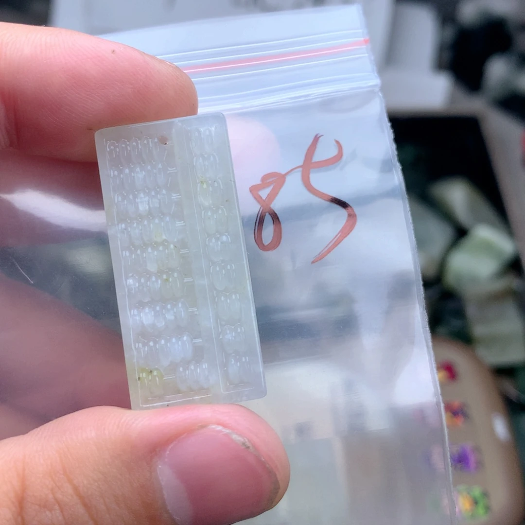 独山玉未镶嵌珠宝半成品