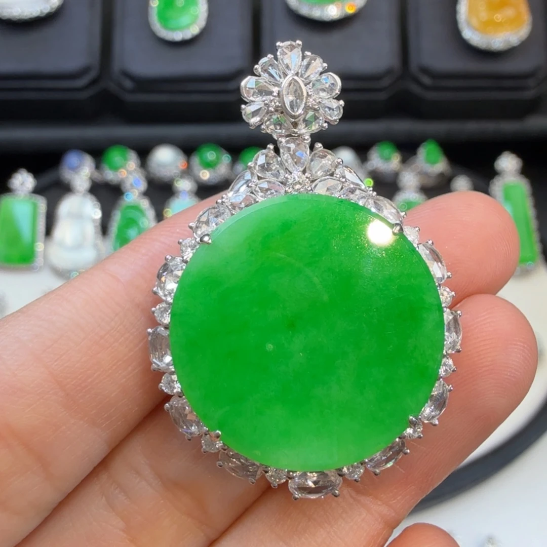 不***饱翡翠18K金镶嵌颈饰收到货48小时鉴赏期