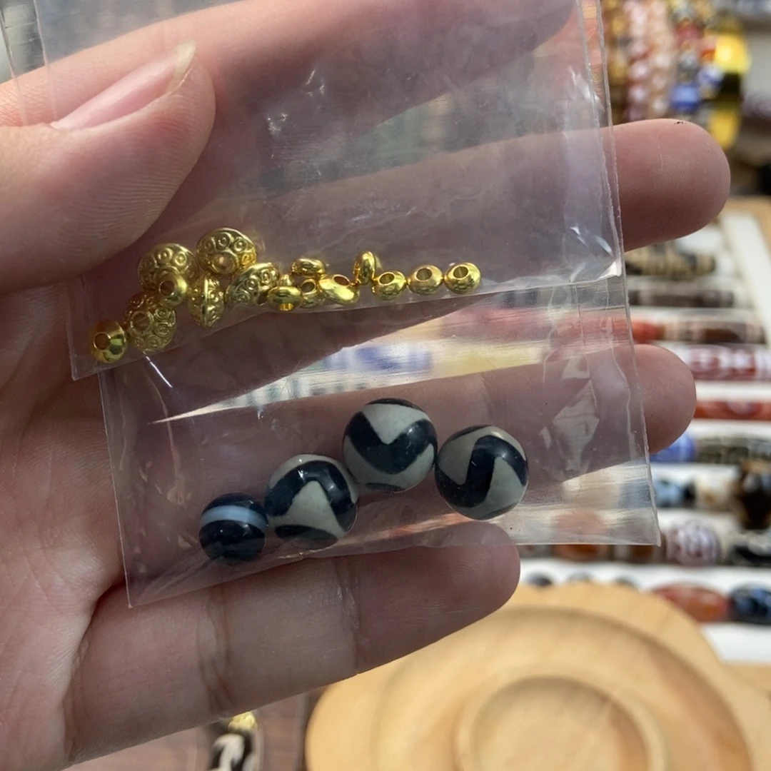 敬***头未镶嵌散珠玛瑙/玉髓