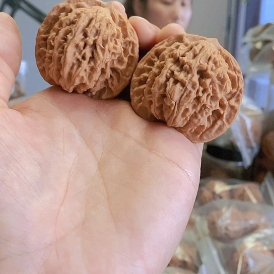 【闪购商品】把件文玩核桃45老款狮子头红皮