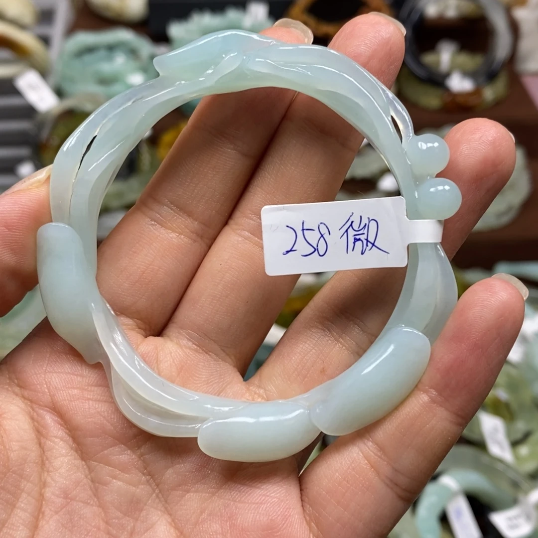 油***螂蛇纹石玉未镶嵌手镯