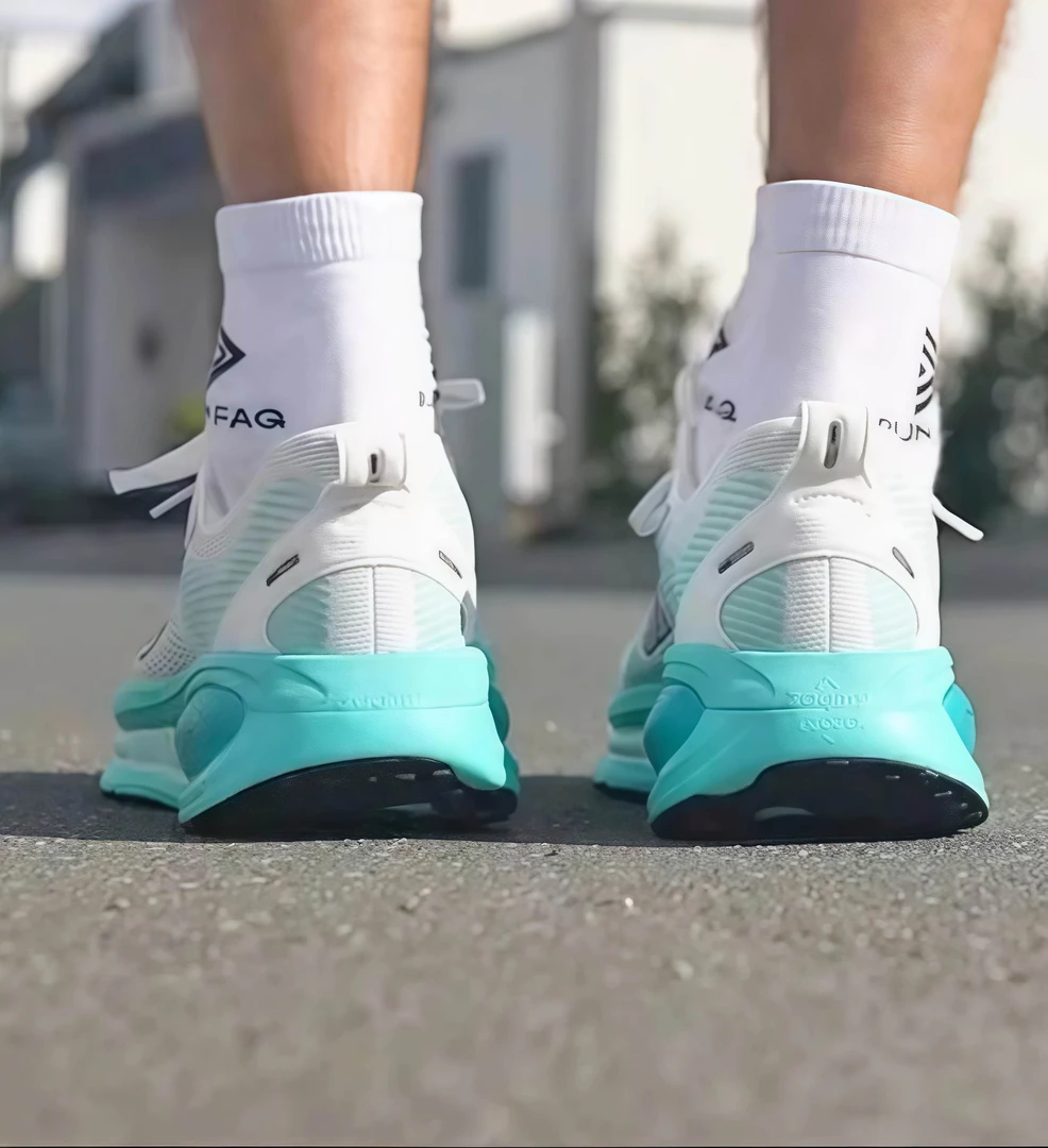 【断码清仓】爆款推荐 春夏新款透气网面  时尚百搭运动 情侣鞋