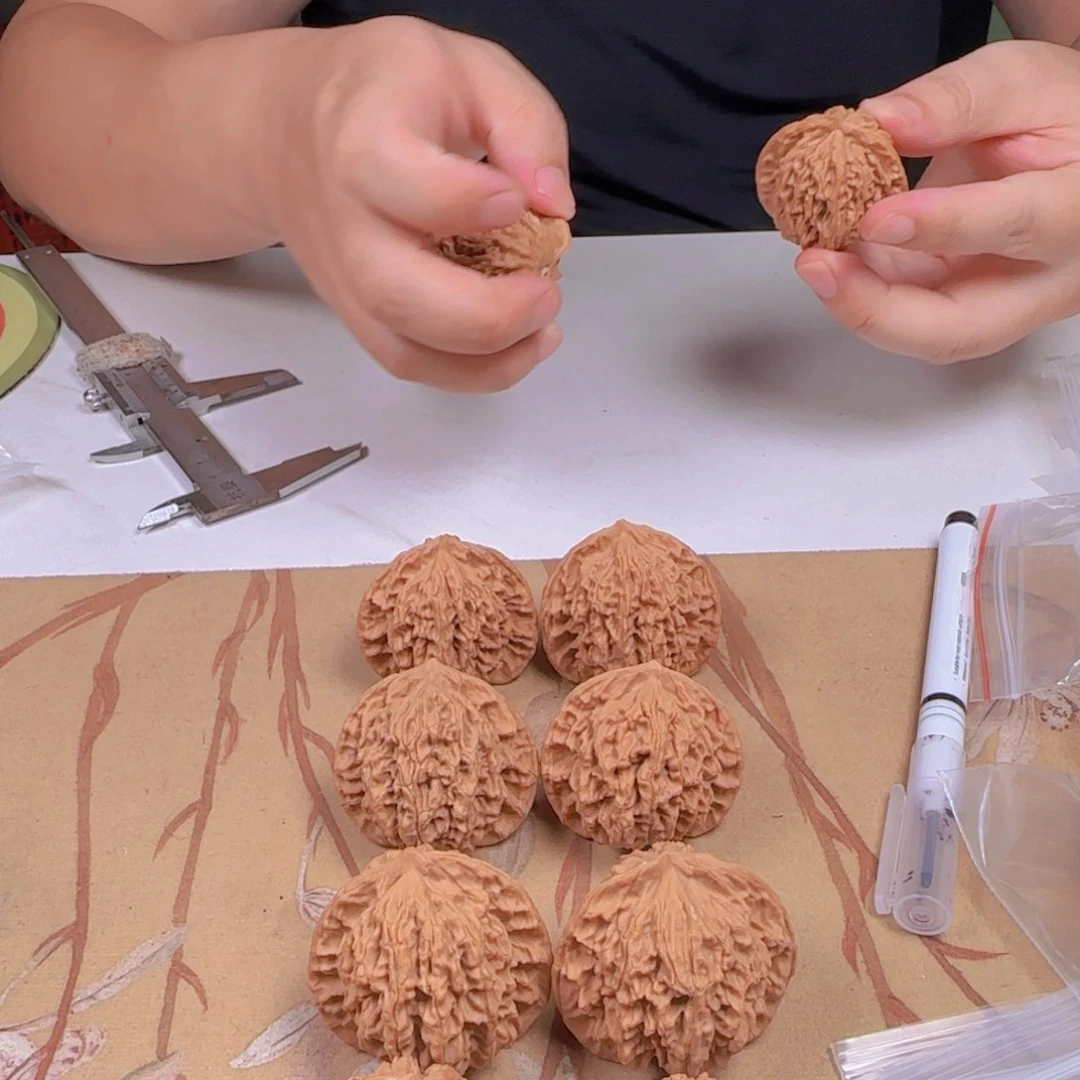 文玩核桃吊坠老款盘龙纹狮子头42-340