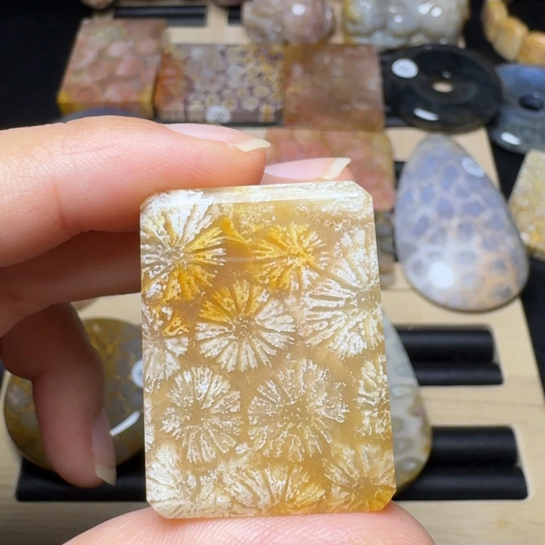 硅化玉未镶嵌雪花酥