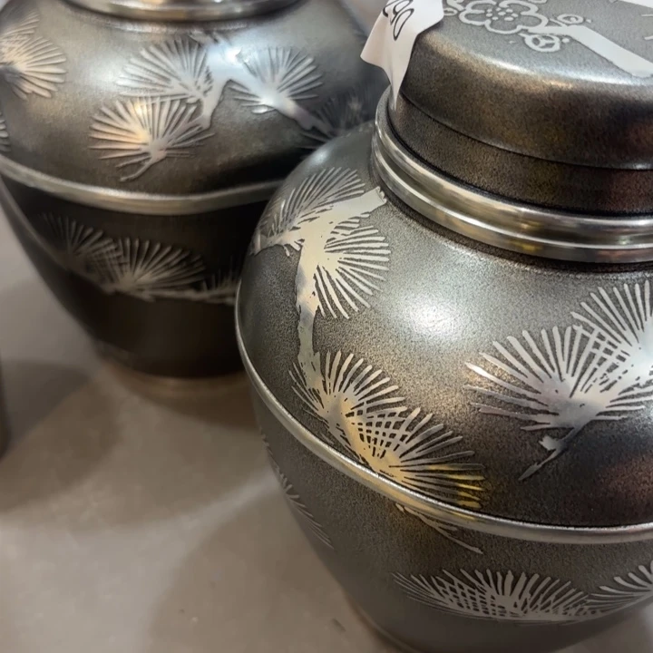 紫砂茶杯大***药非常美丽漂亮的物品