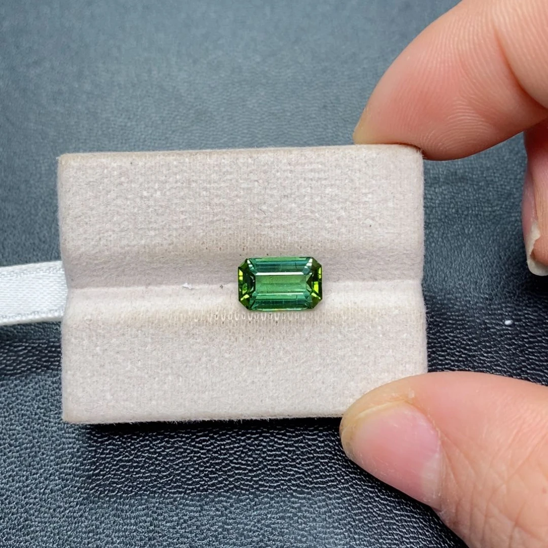 碧玺裸石未镶嵌2.36绿