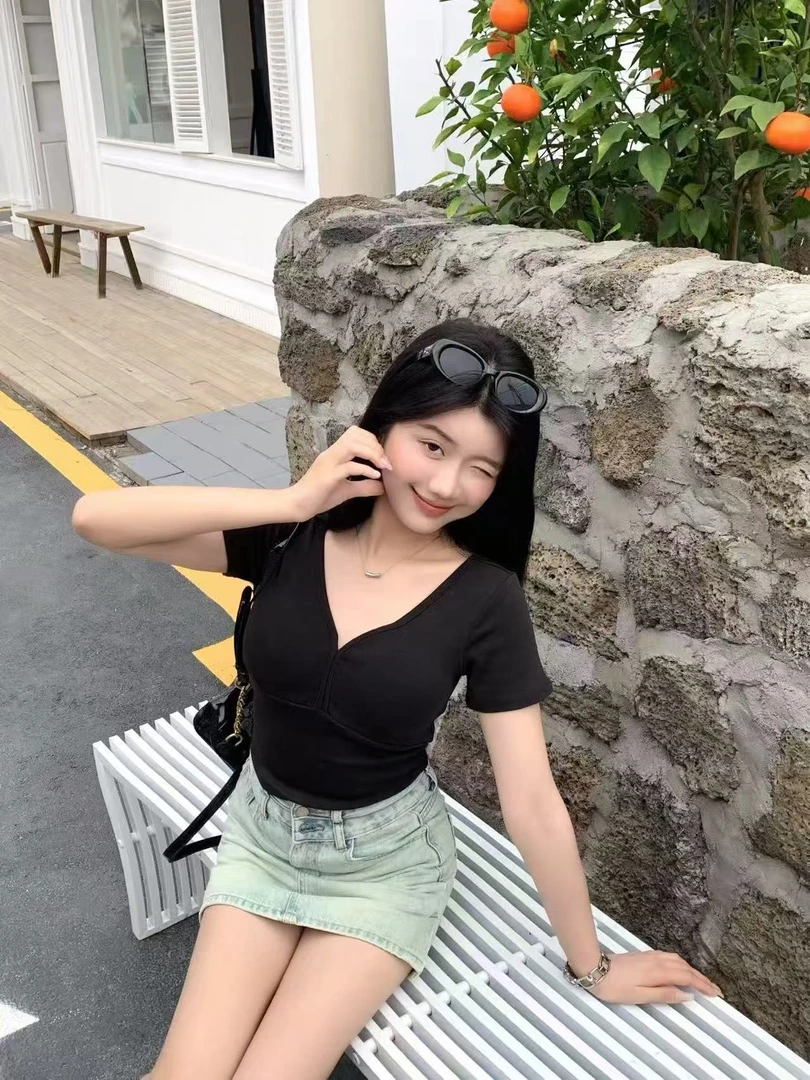 【B100-B199】 纯欲风U领长袖t恤春季款修身显瘦辣妹露背内搭打底衫