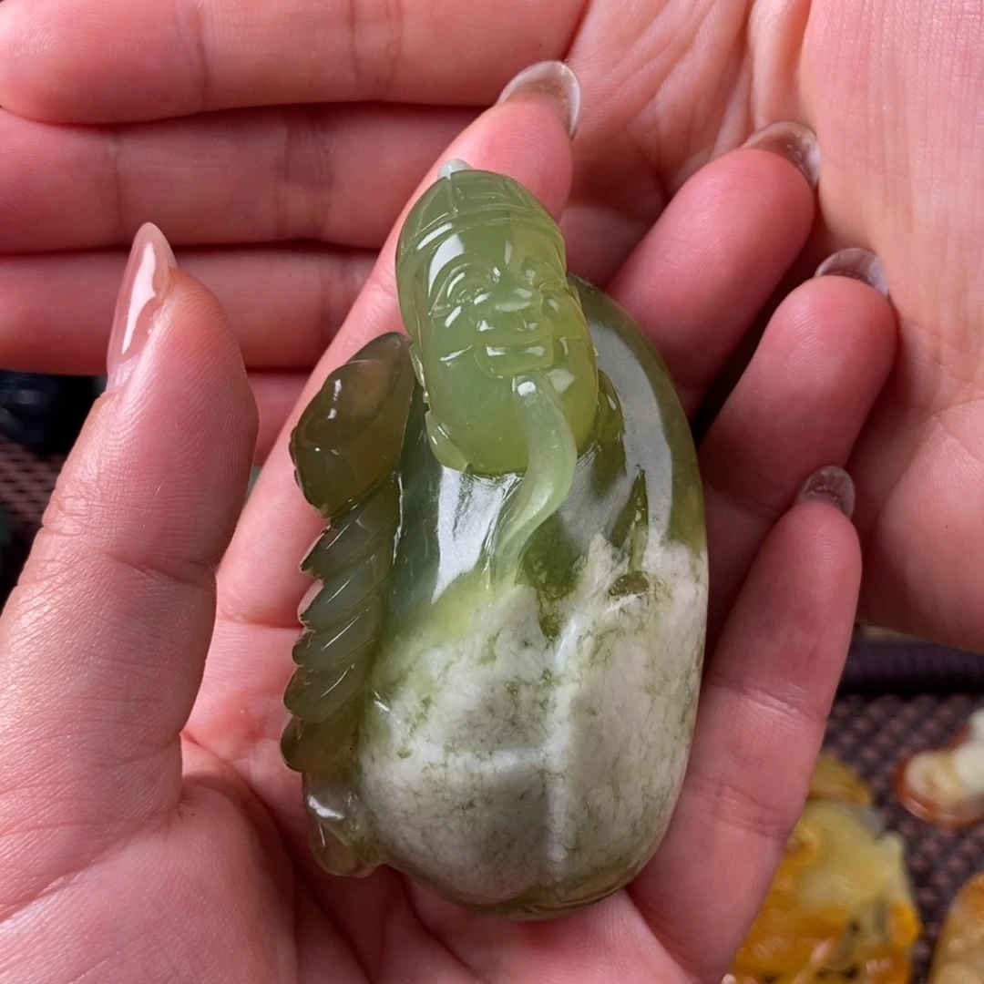 透闪石-蛇纹石玉挂件未镶嵌奋*