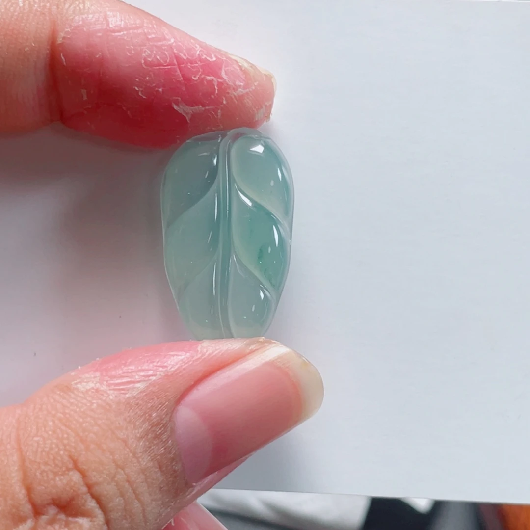 ᥫ***生翡翠未镶嵌颈饰8525785555