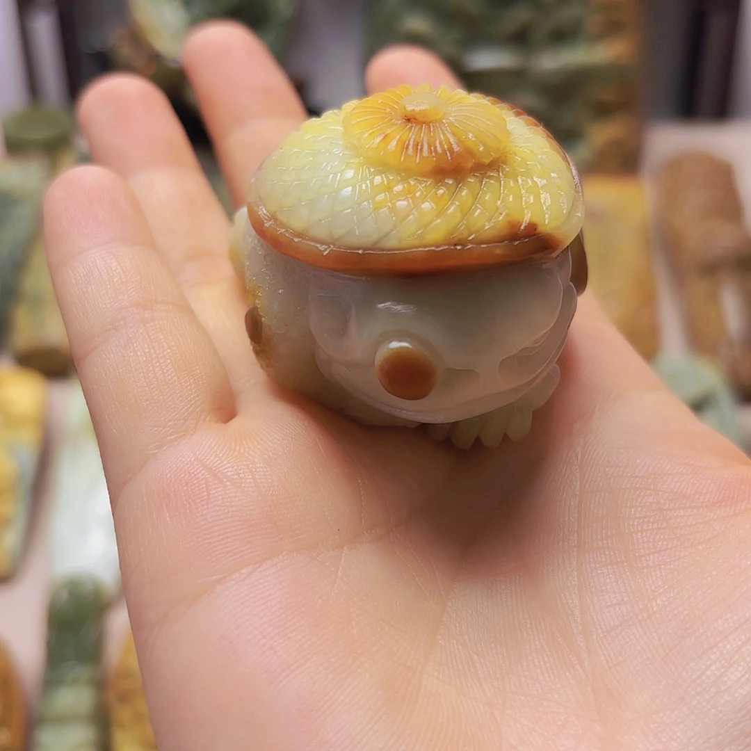 闲***生蛇纹石玉未镶嵌颈饰