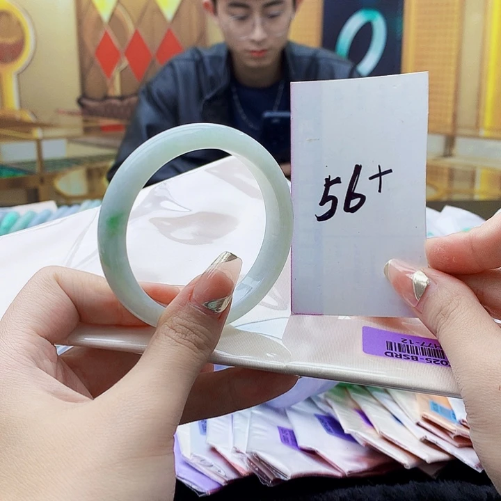 翡翠未镶嵌手镯00……