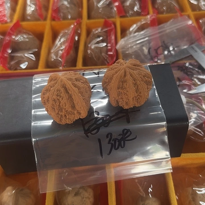 文玩核桃吊坠牧*啦啦啦啦