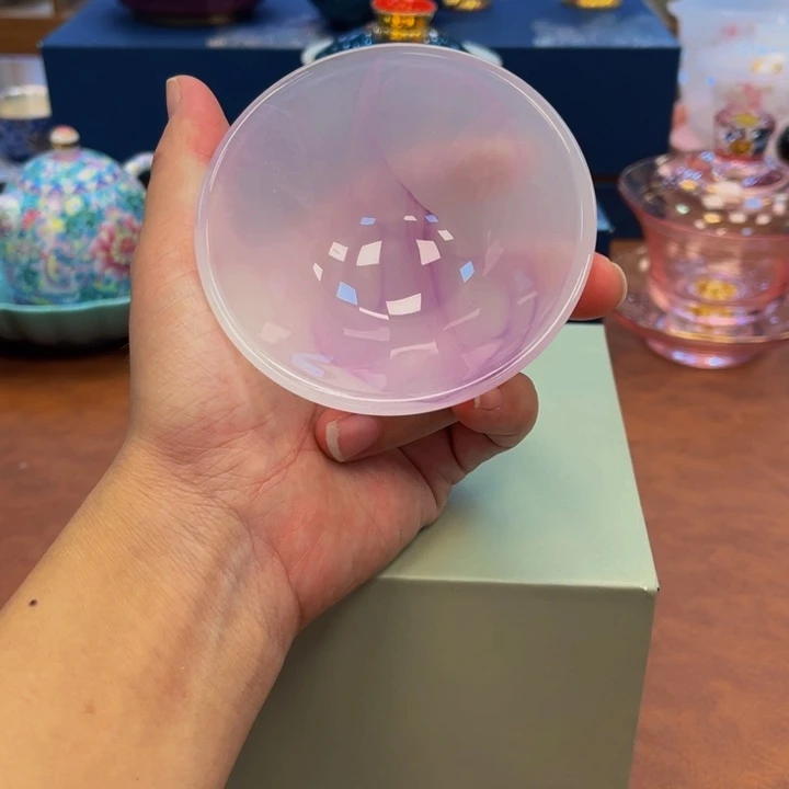 瓷片花花绿绿地在火山直播分享