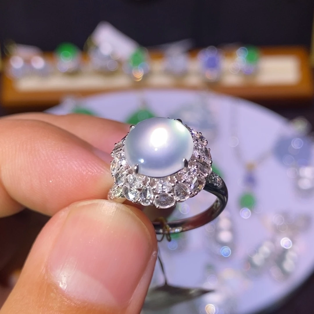 【闪购商品】吊坠(不含链)18K金镶嵌翡翠