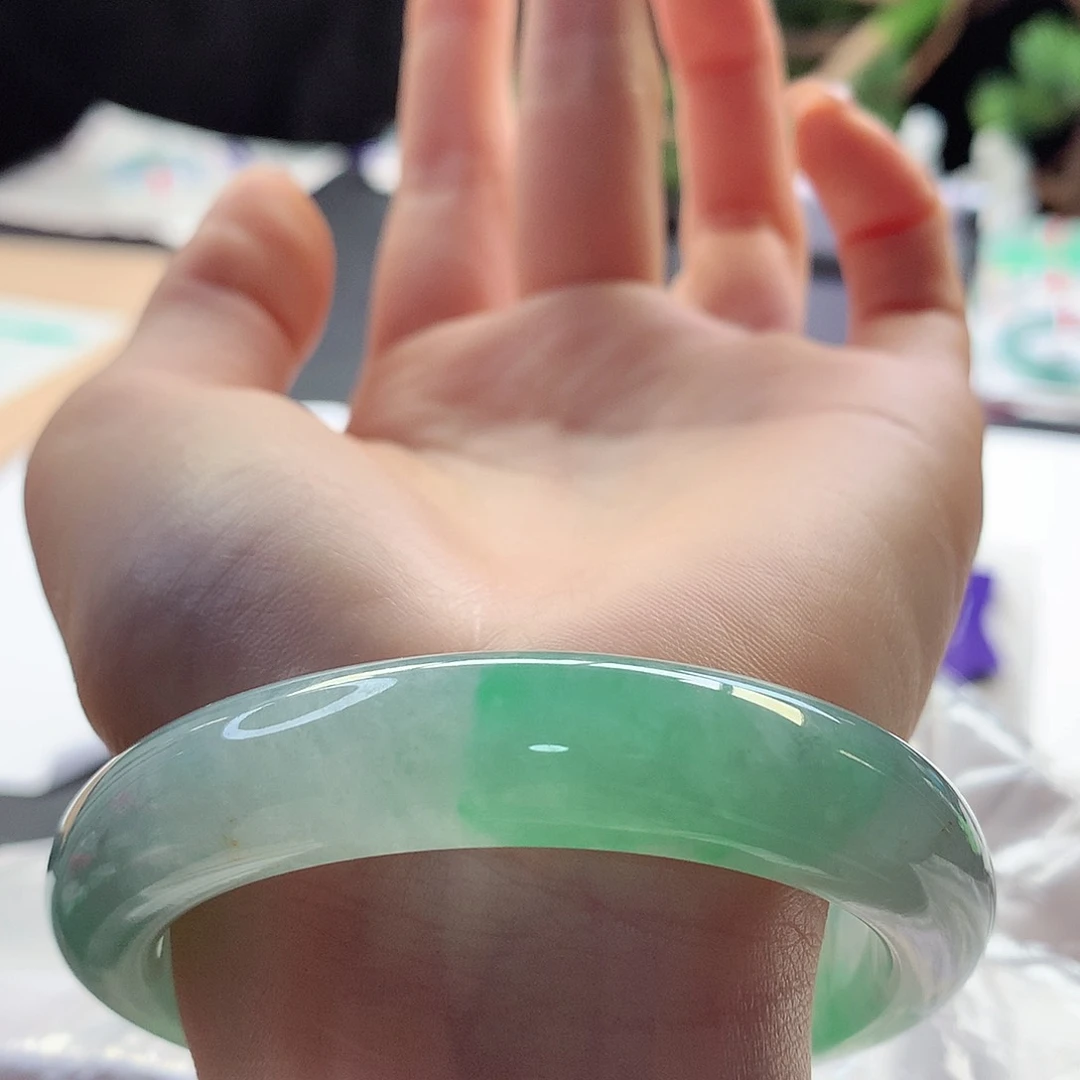 翡翠手镯未镶嵌天然翡翠57-58满色果阳绿冰胶底色货