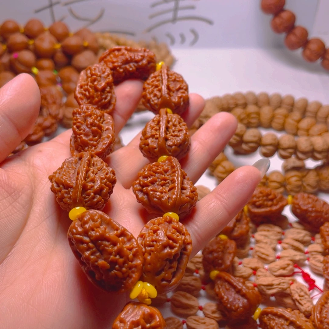 小***关文玩核桃手串绣花话