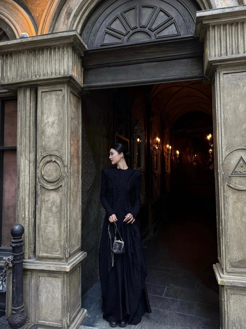 HEYI【循环序章】小众设计黑色蕾丝拼接毛边不规则长袖外套半裙套装