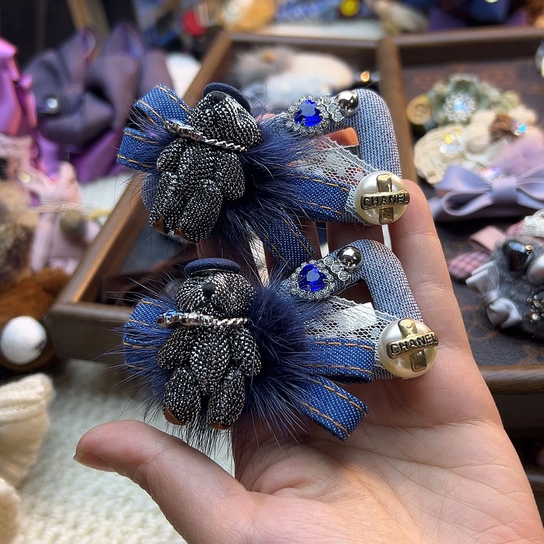 皮质铁合金蓝色小熊