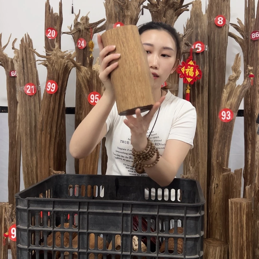 沉香碎屑沉香原材料