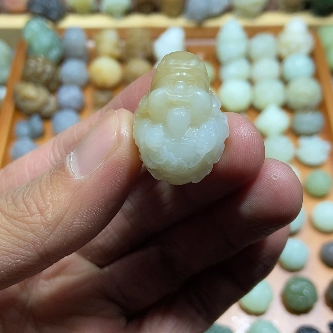 和田玉未镶嵌颈饰定制