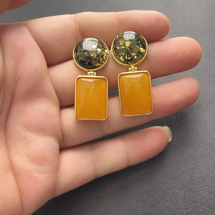 琥珀未镶嵌裸石耳坠