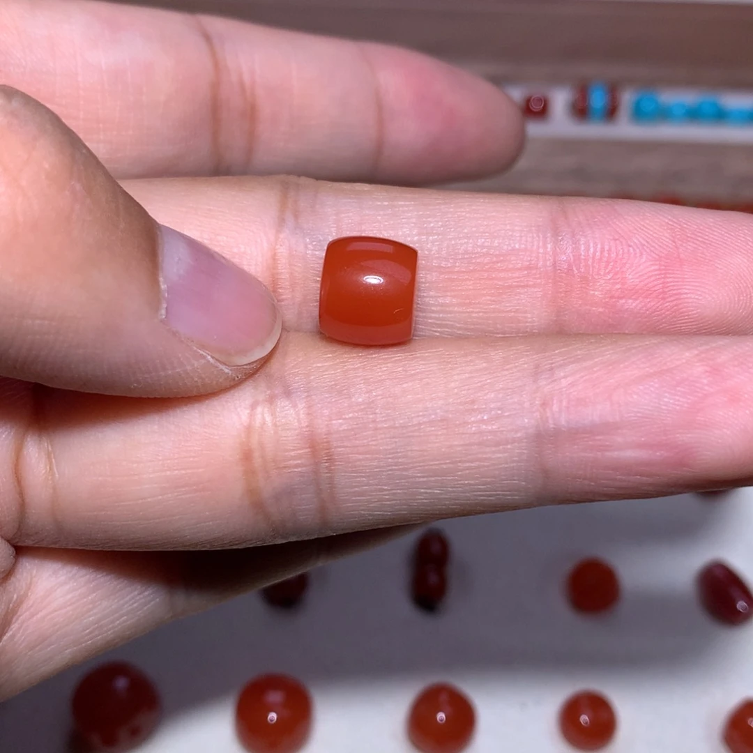 南红玛瑙未镶嵌辣椒红直切9×8