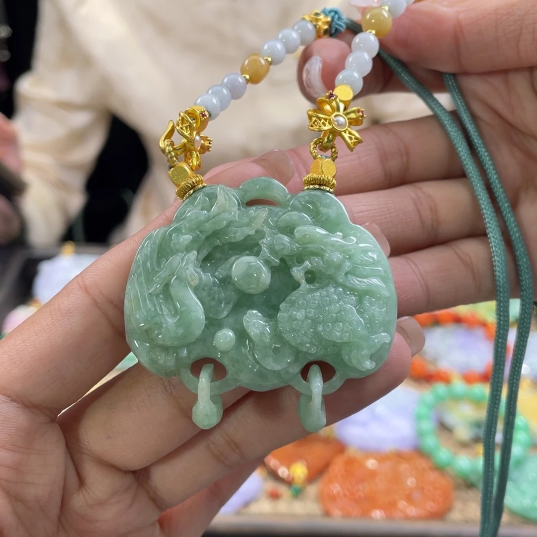 翡翠颈饰未镶嵌代编织