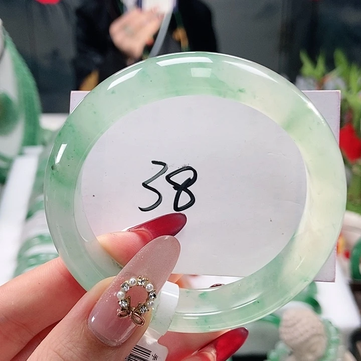 石英质玉手镯未镶嵌天然A货非洲翠手镯