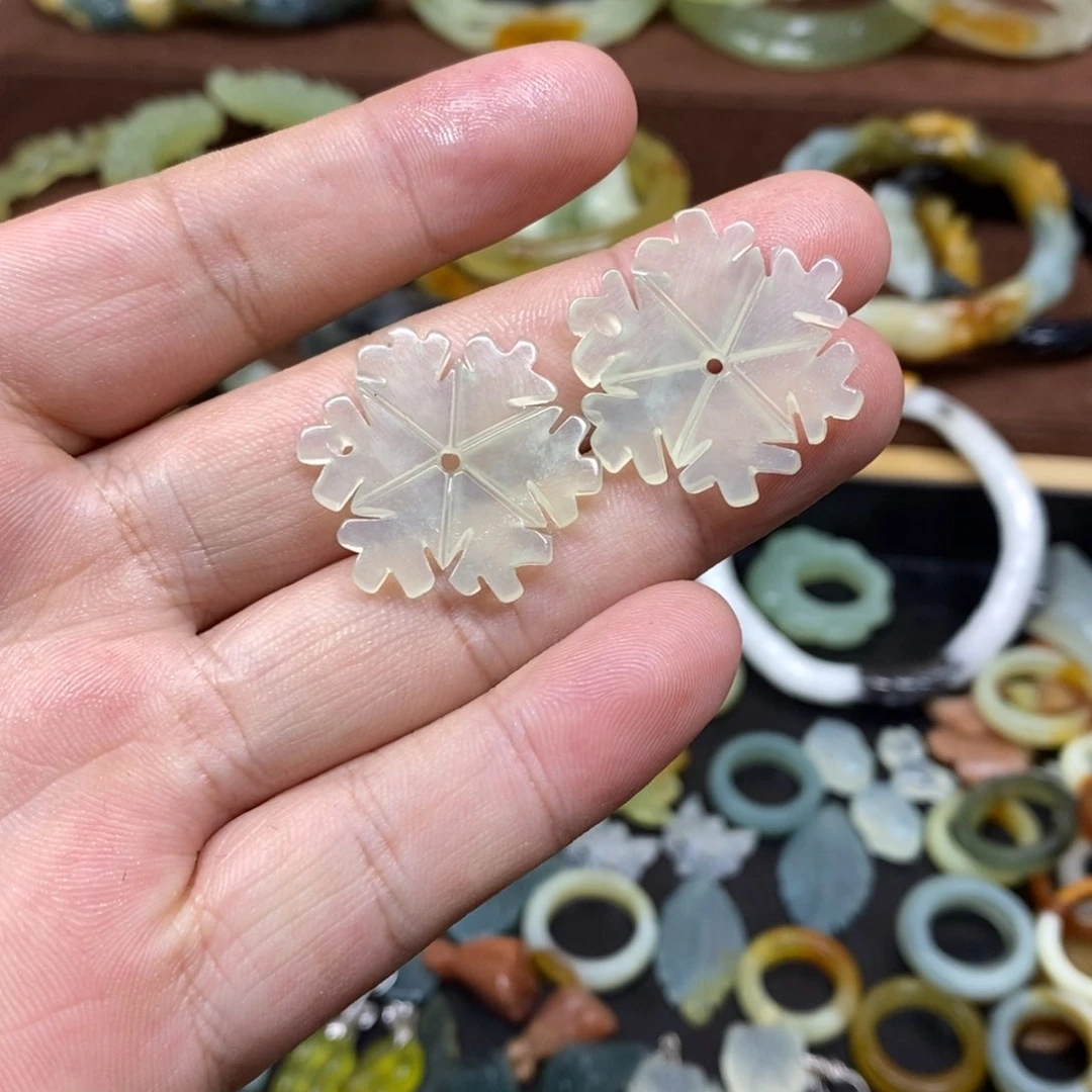 蛇纹石玉耳坠未镶嵌