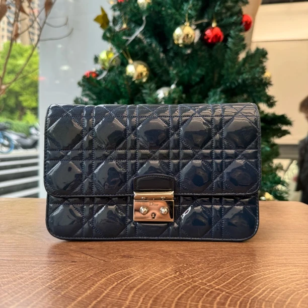 99新 DIOR/迪奥 格纹链条斜挎包漆皮