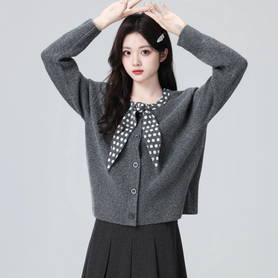 灰色圆领毛衣外套女秋冬2025冬新款法式领结设计感针织开衫短上衣
