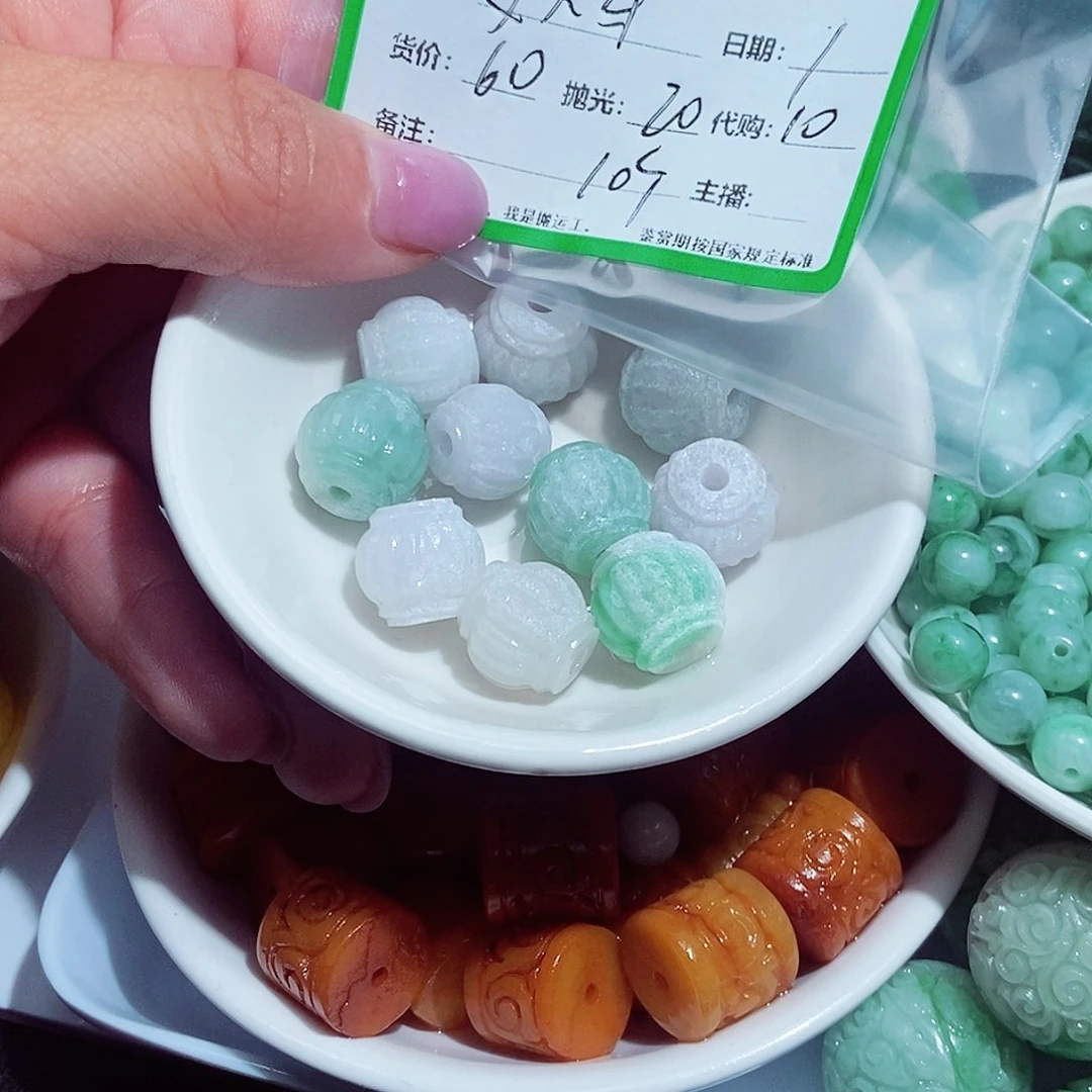 定制翡翠未镶嵌欢*猪