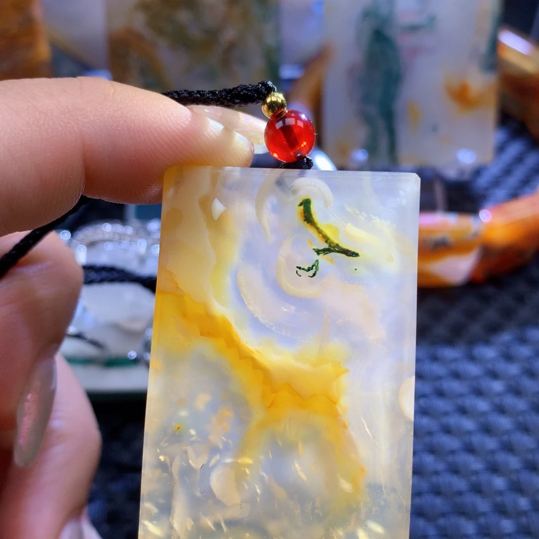 未镶嵌颈饰玛瑙/玉髓非*