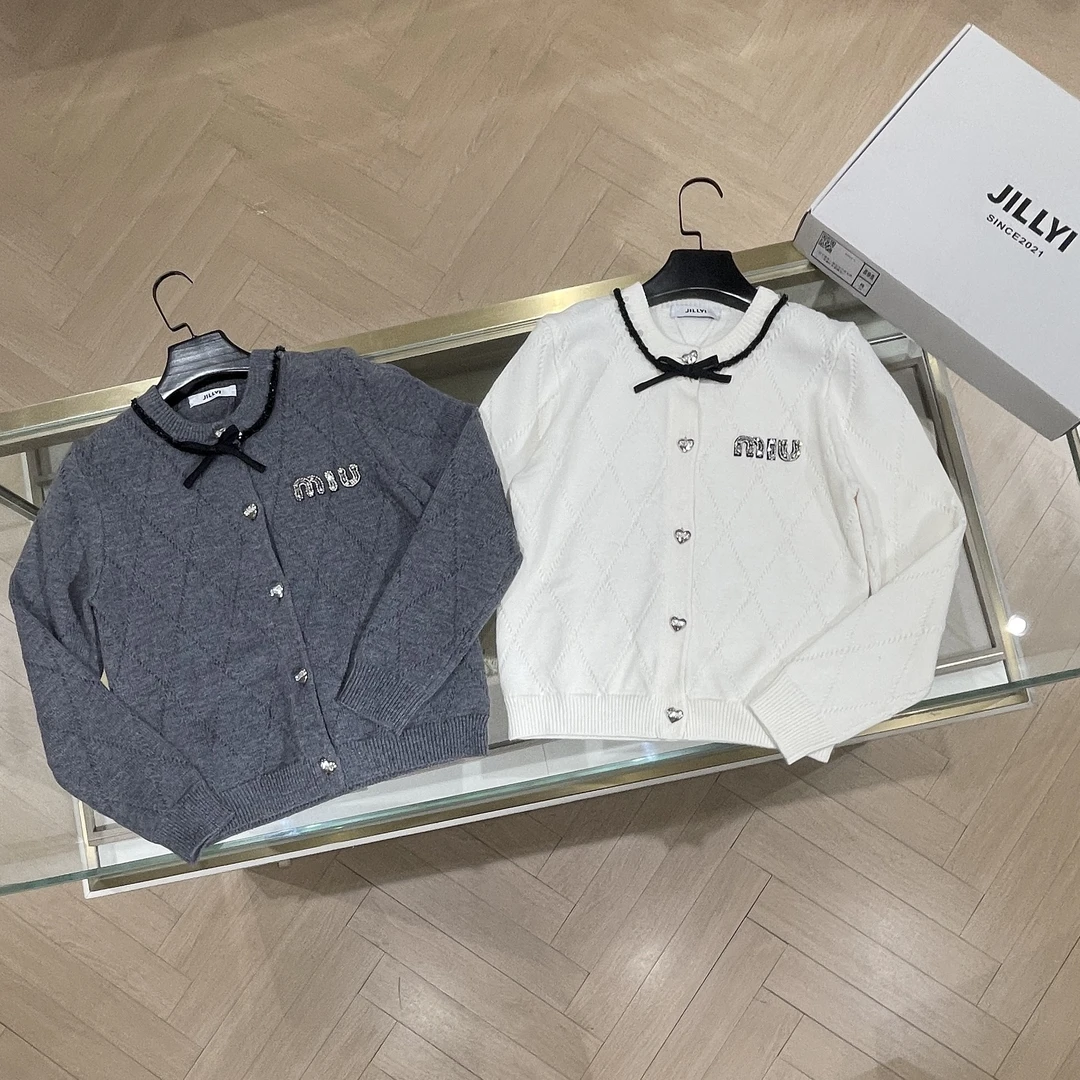 JILLYI南山店【 钻石千金】手缝钻石领针织开衫毛衣简约长袖时尚