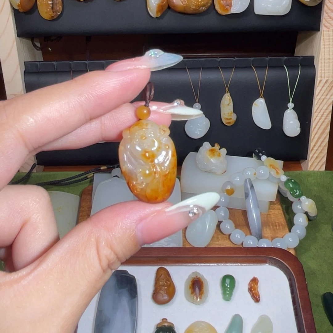 和田玉未镶嵌颈饰