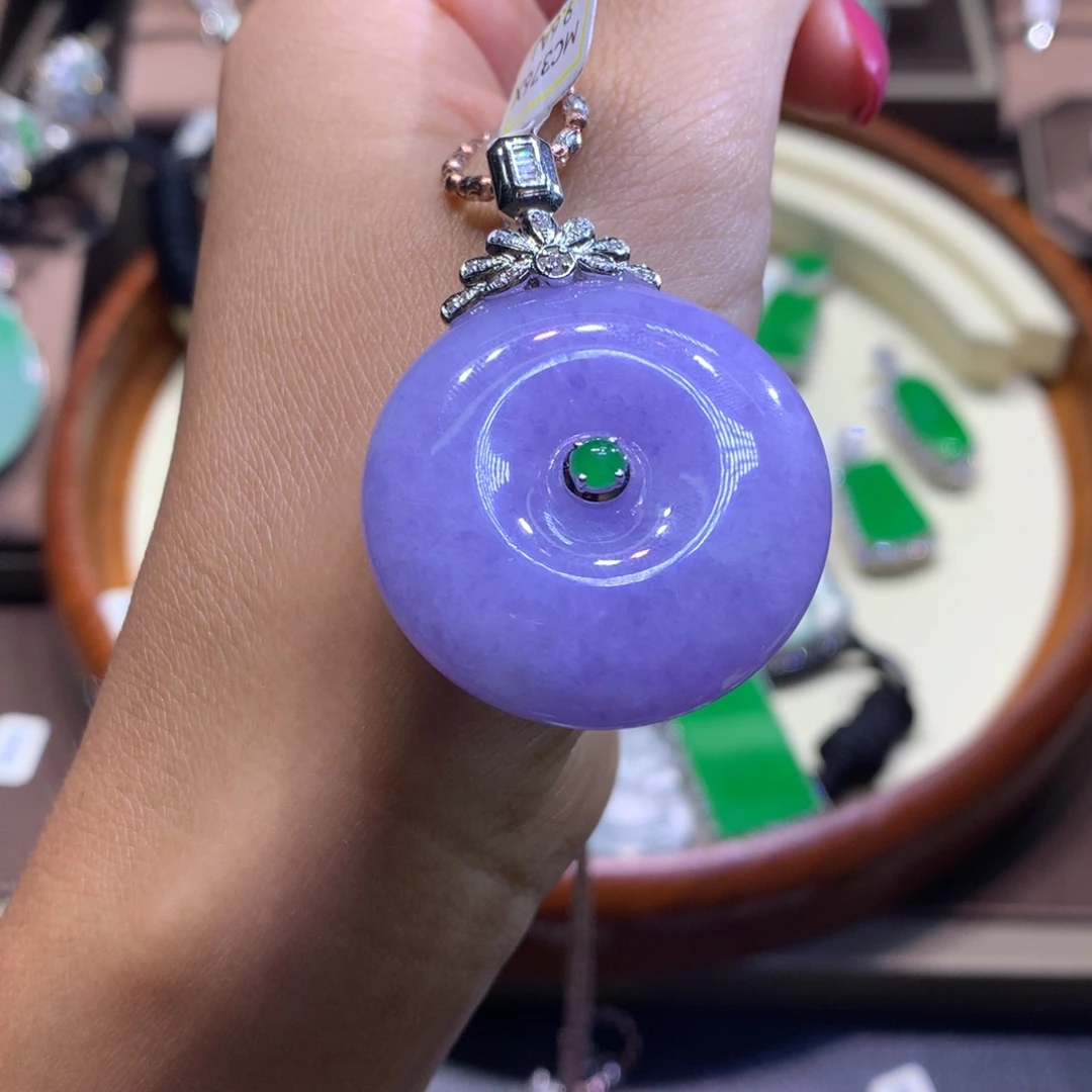 颈饰18K金镶嵌翡翠翡翠吊坠