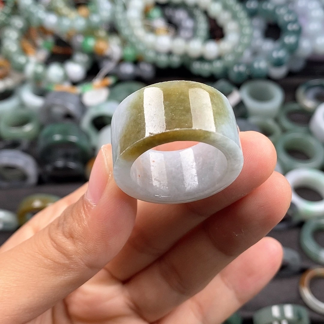 翡翠未镶嵌戒指翡翠买断