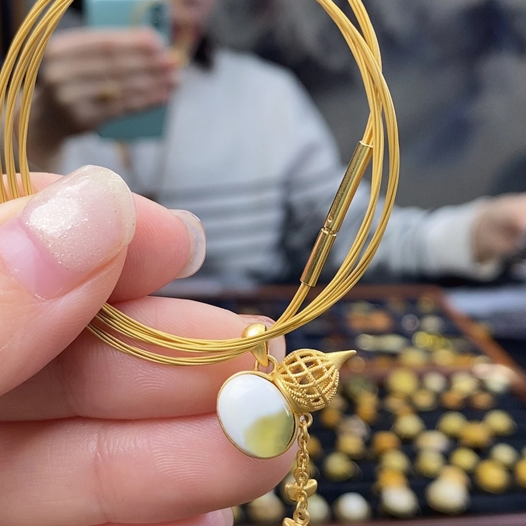 琥珀未镶嵌裸石成品