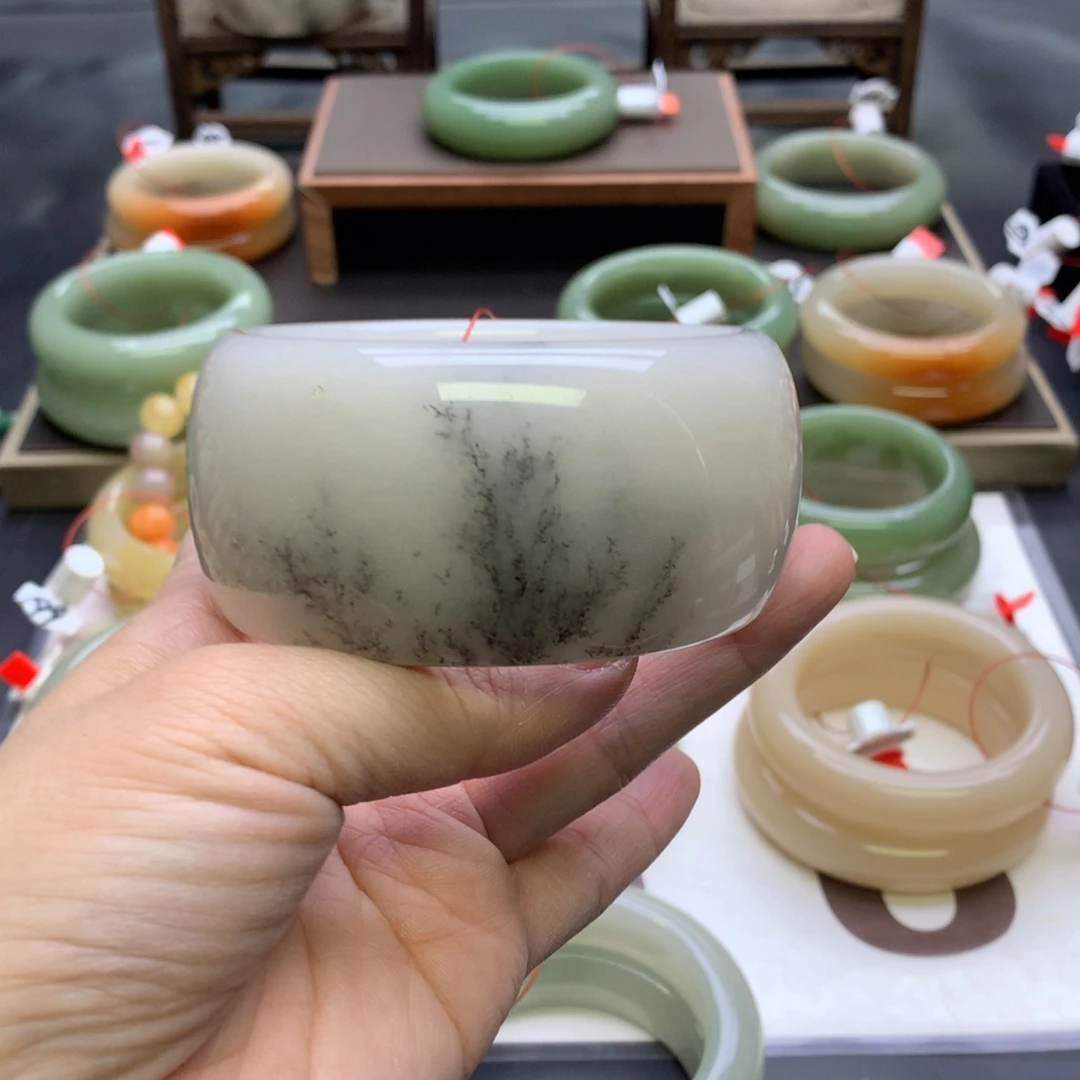 石英质玉未镶嵌手镯